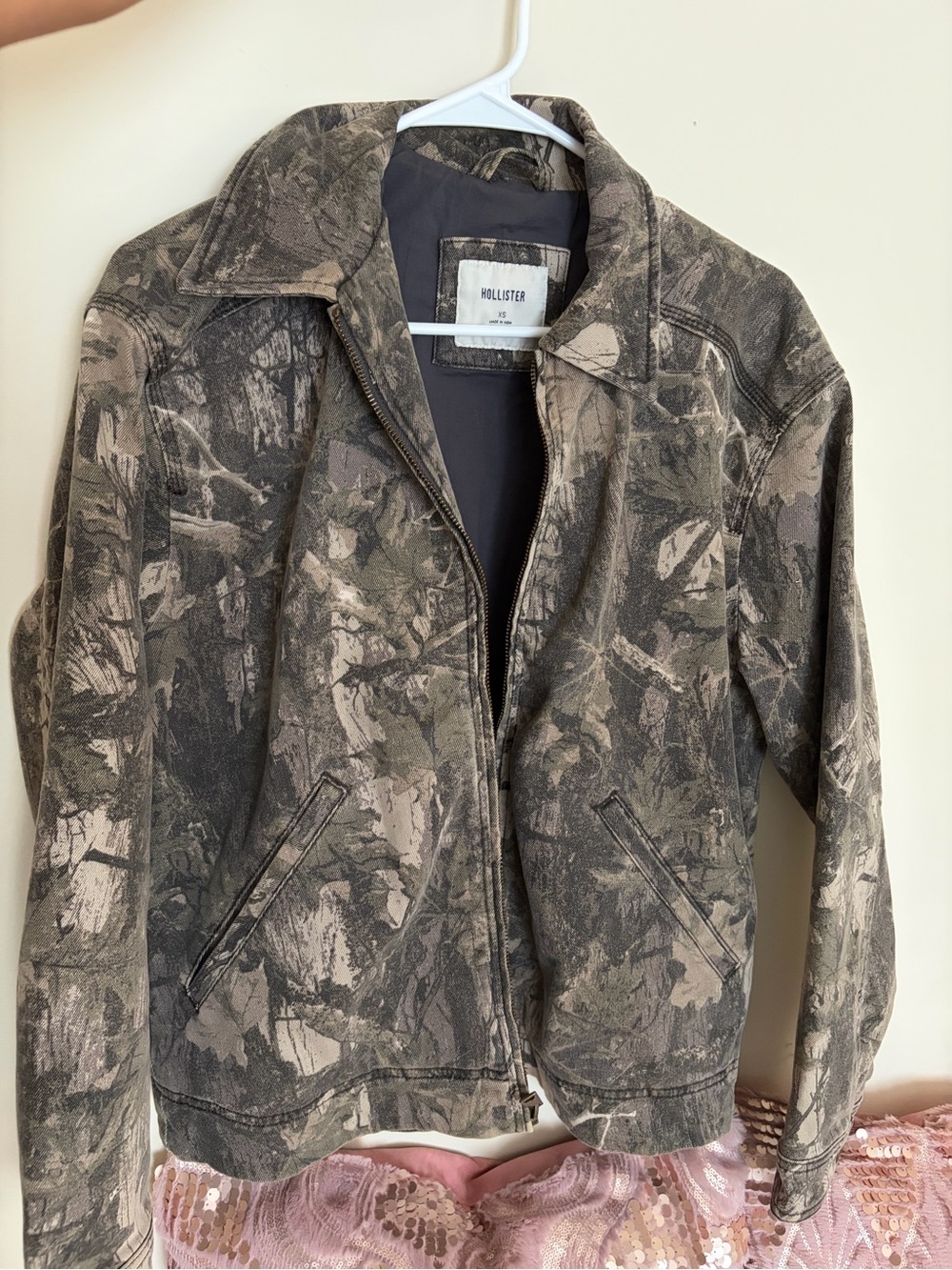 Hollister Olive and Tan Camouflage Zip Jacket